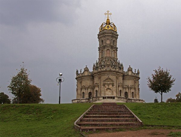 Дорожка к Знаменской церкови